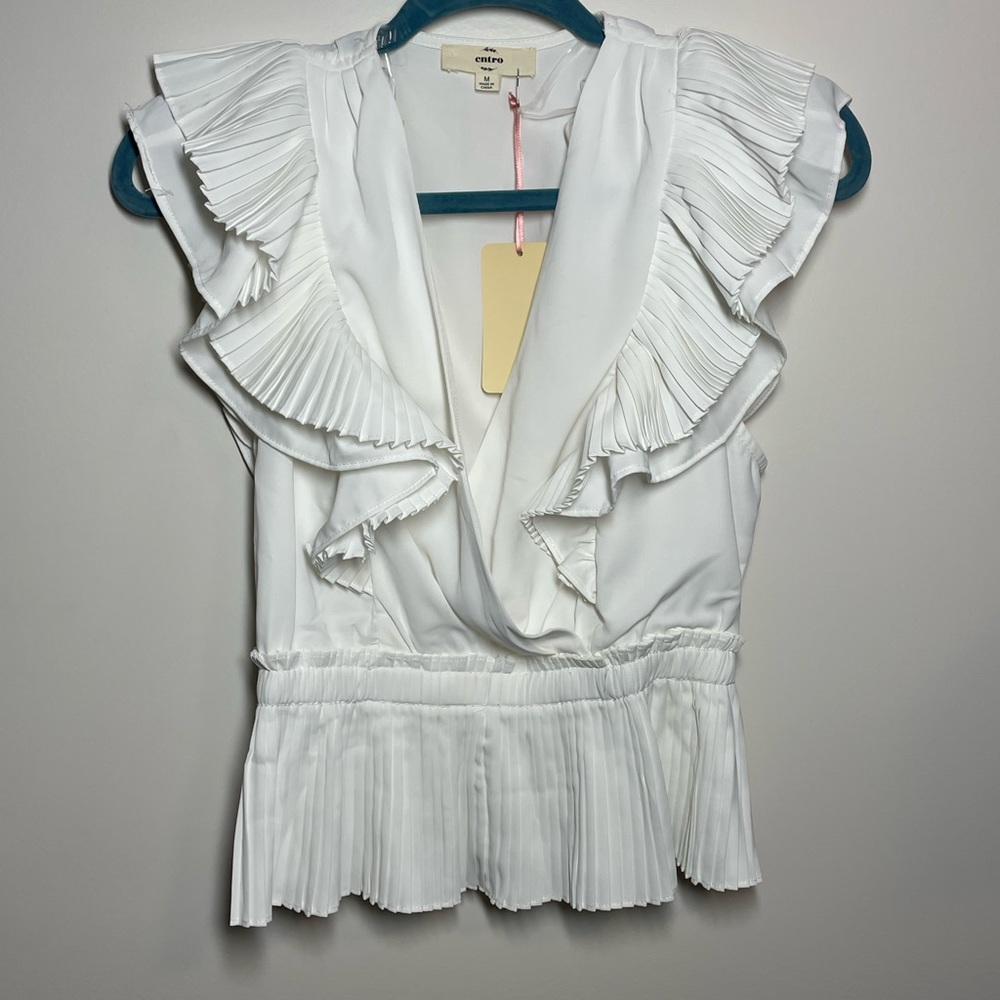New entro Women’s White Ruffle, Accordion Pleated Flutter Sleeve Blouse Size M